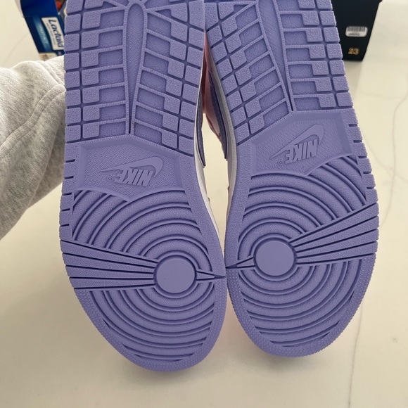 Air Jordan 1 Low SE ‘Arctic Punch’ - Picture 10 of 11